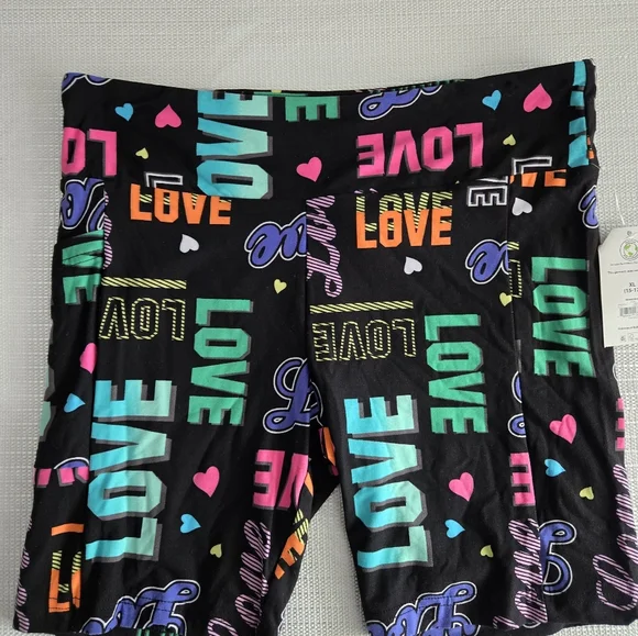 NO BOUNDARIES Stretchy Black LOVE Bike Shorts Youth XL Which is Woman's Large - Picture 8 of 12